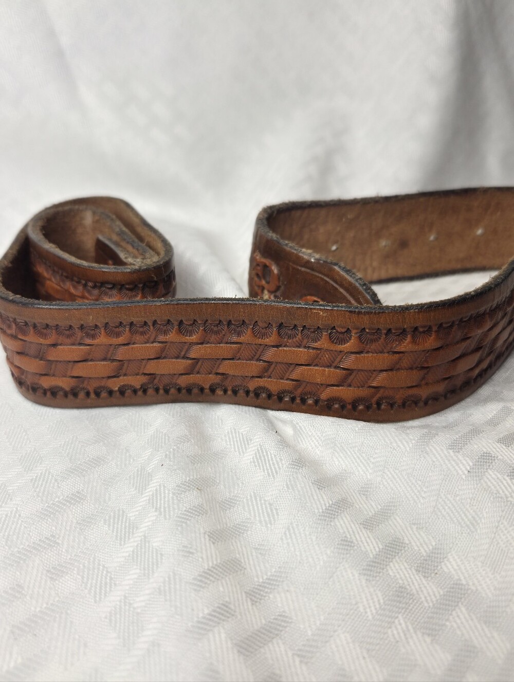 Handmade Vintage Hand Tooled Leather Western Belt – 32" No Buckle Basketweave